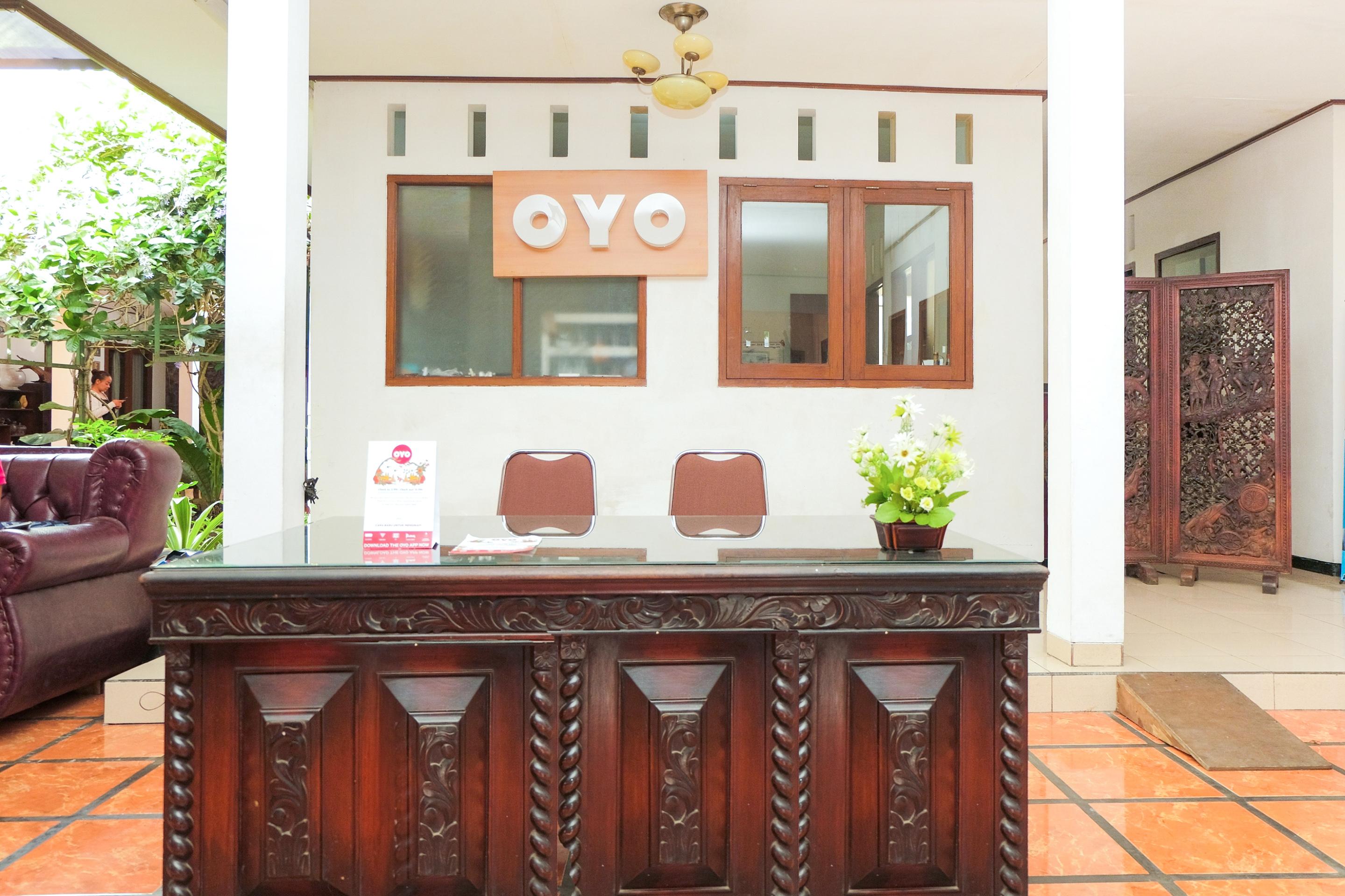 Super Oyo 353 Loesje Syariah 2* Malang