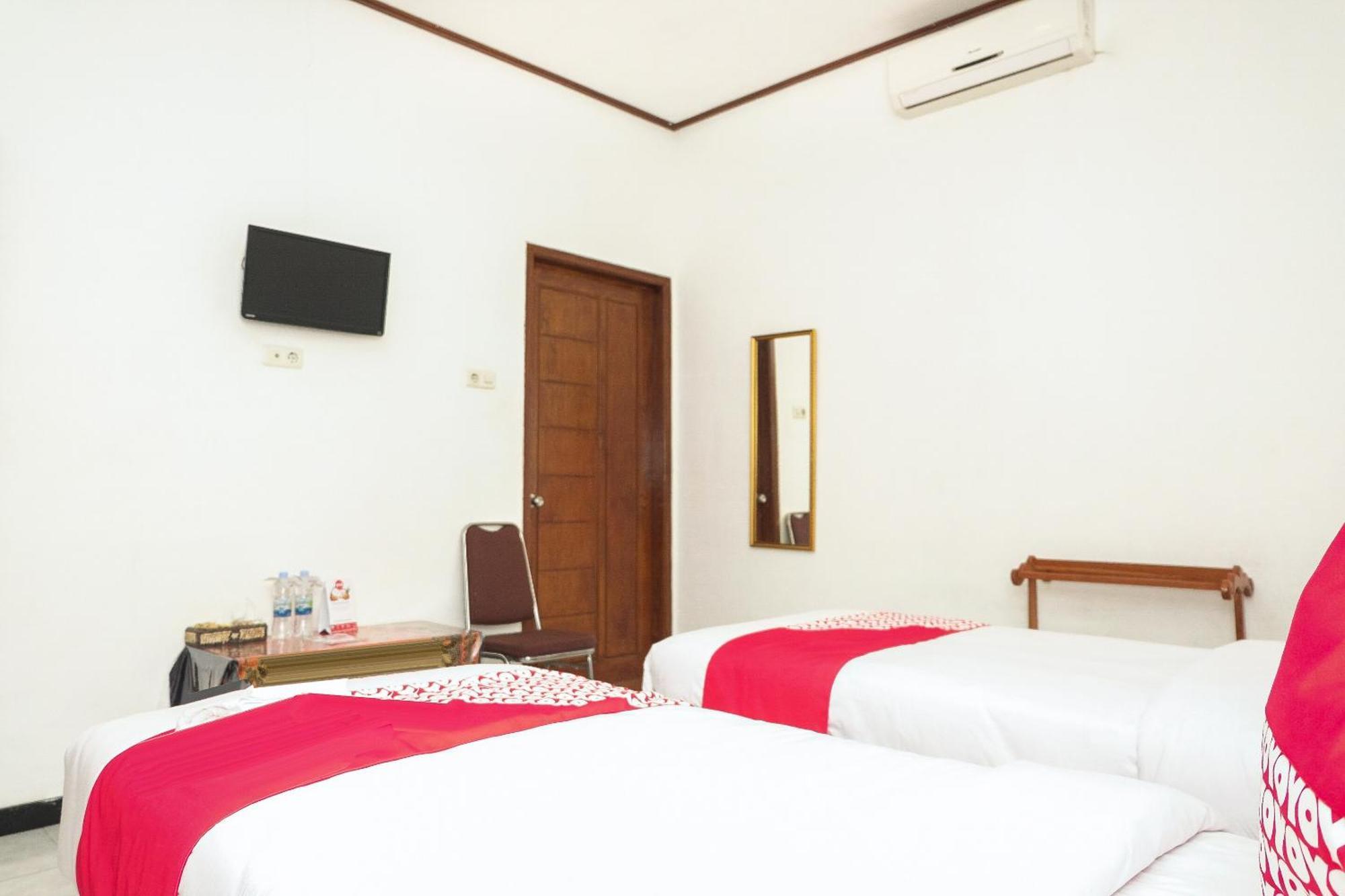 Super Oyo 353 Loesje Syariah Hotel