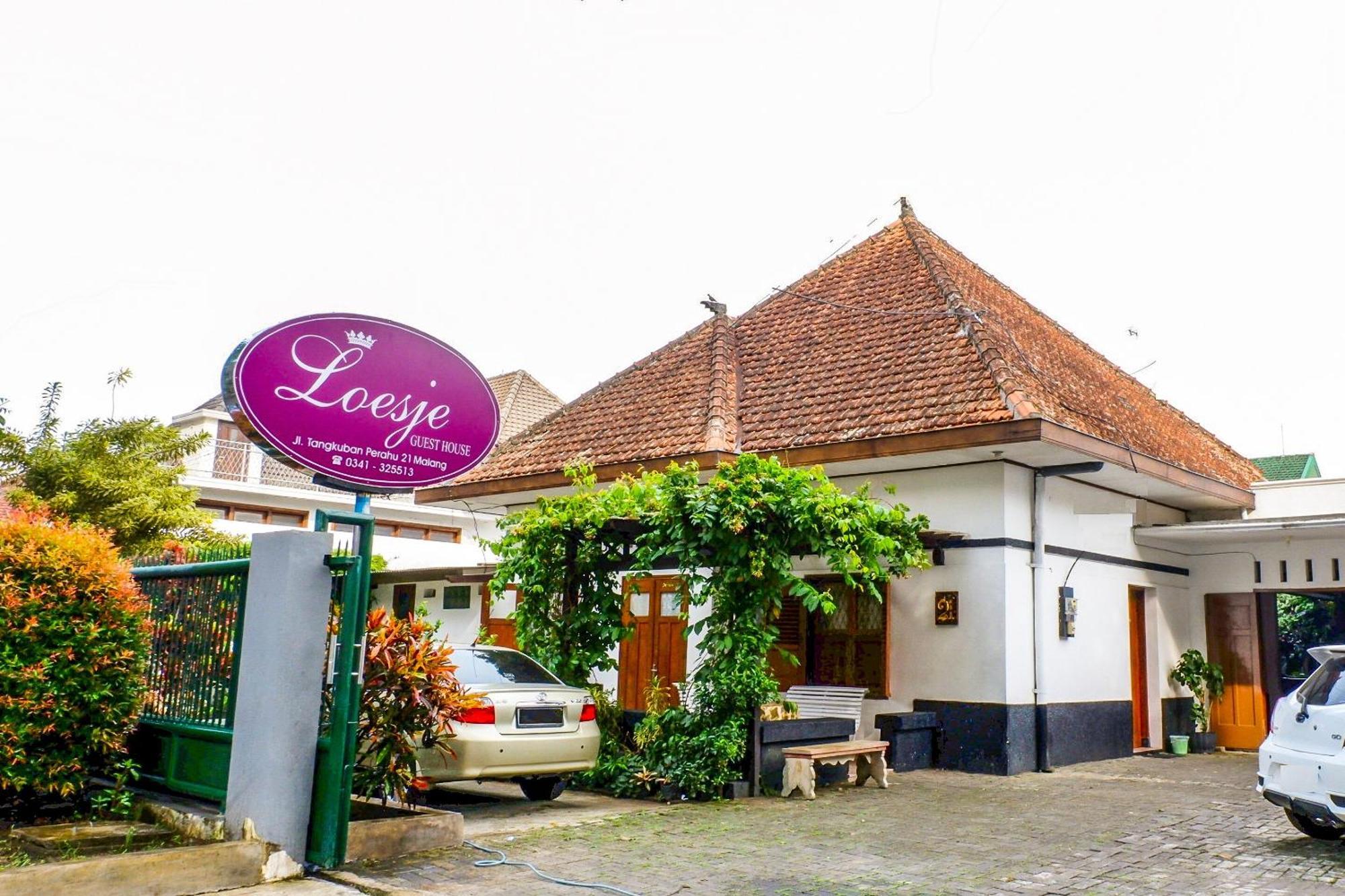 Hotel Super Oyo 353 Loesje Syariah 2*