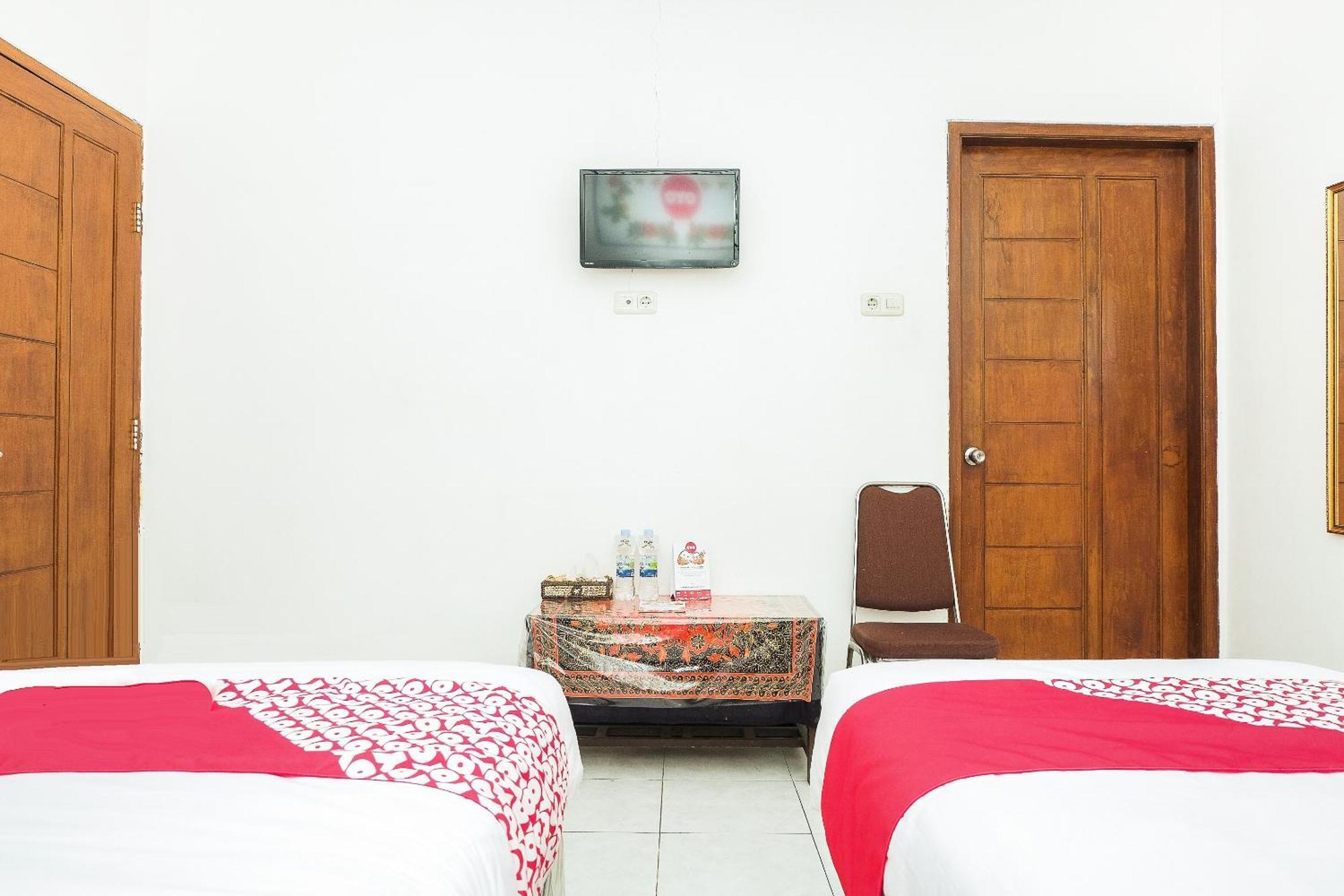Hotel Oyo 353 Loesje Syariah Malang